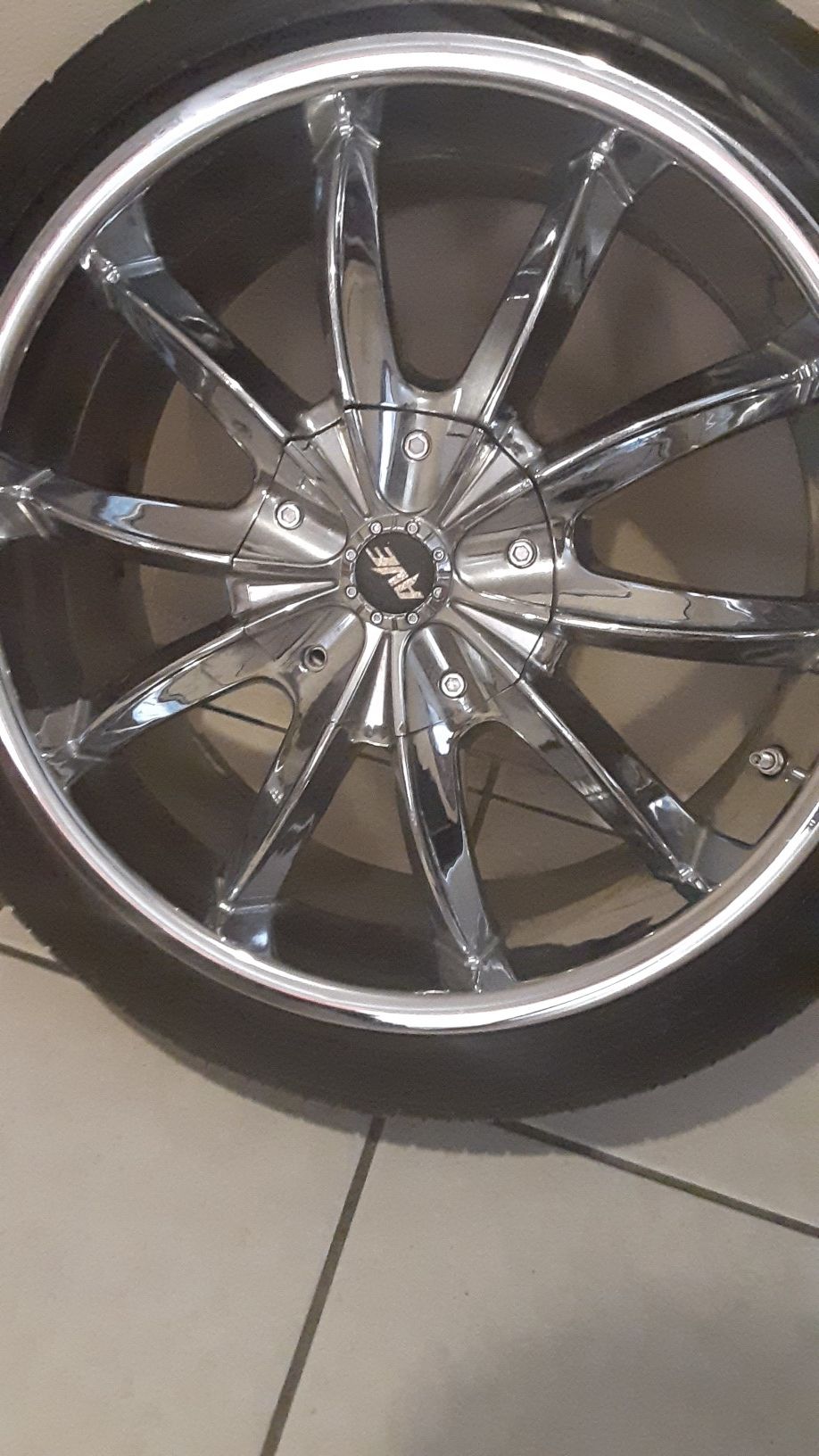 AVE UNIVERSAL RIMES NEW TIRES 18s