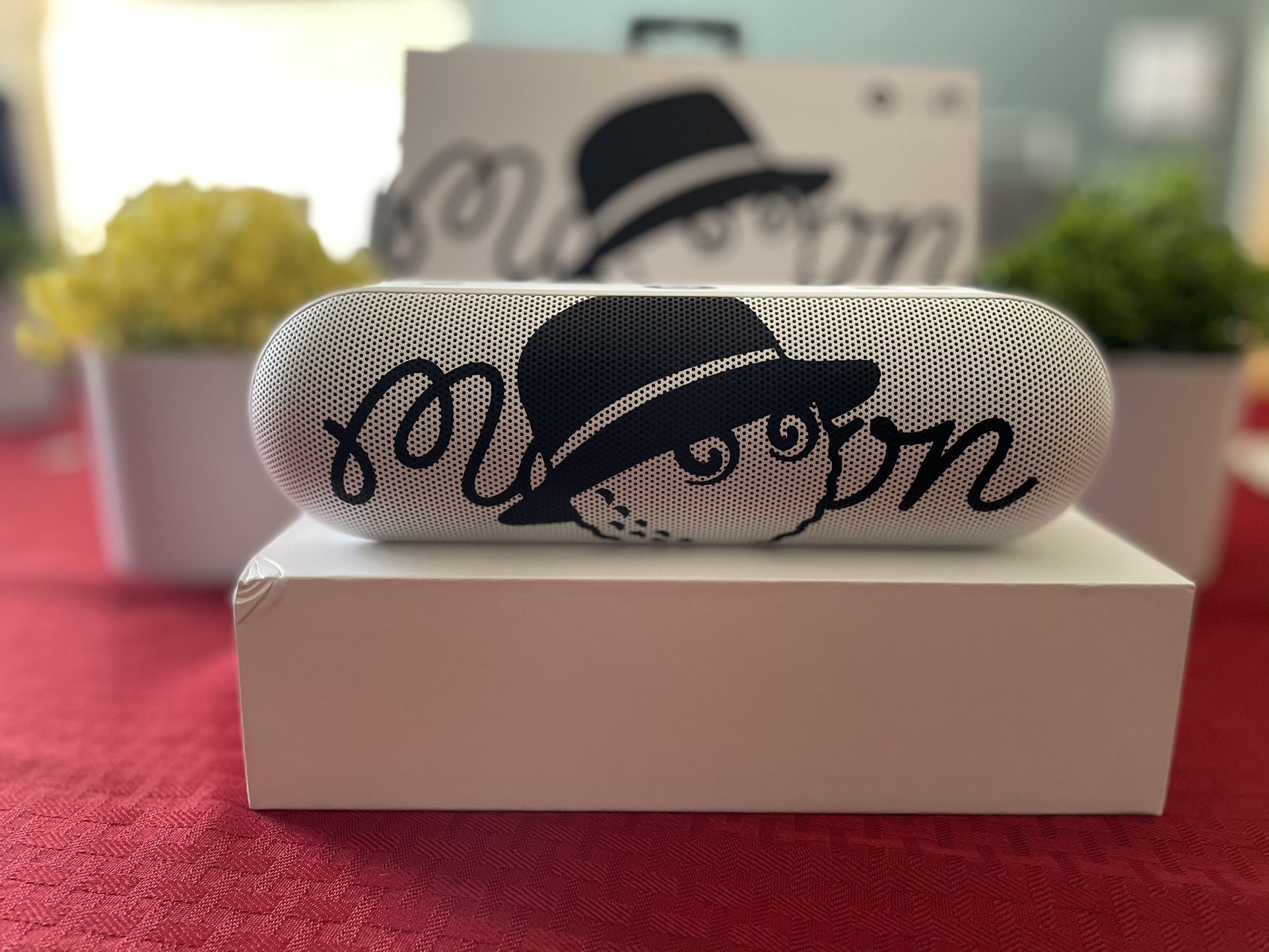 (Malbon) Beats pill Plus Speaker
