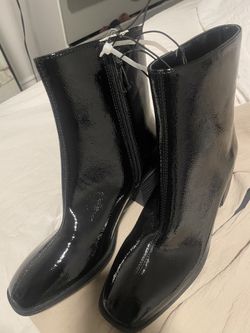 Women’s Mid-calf Black Boots 7.5