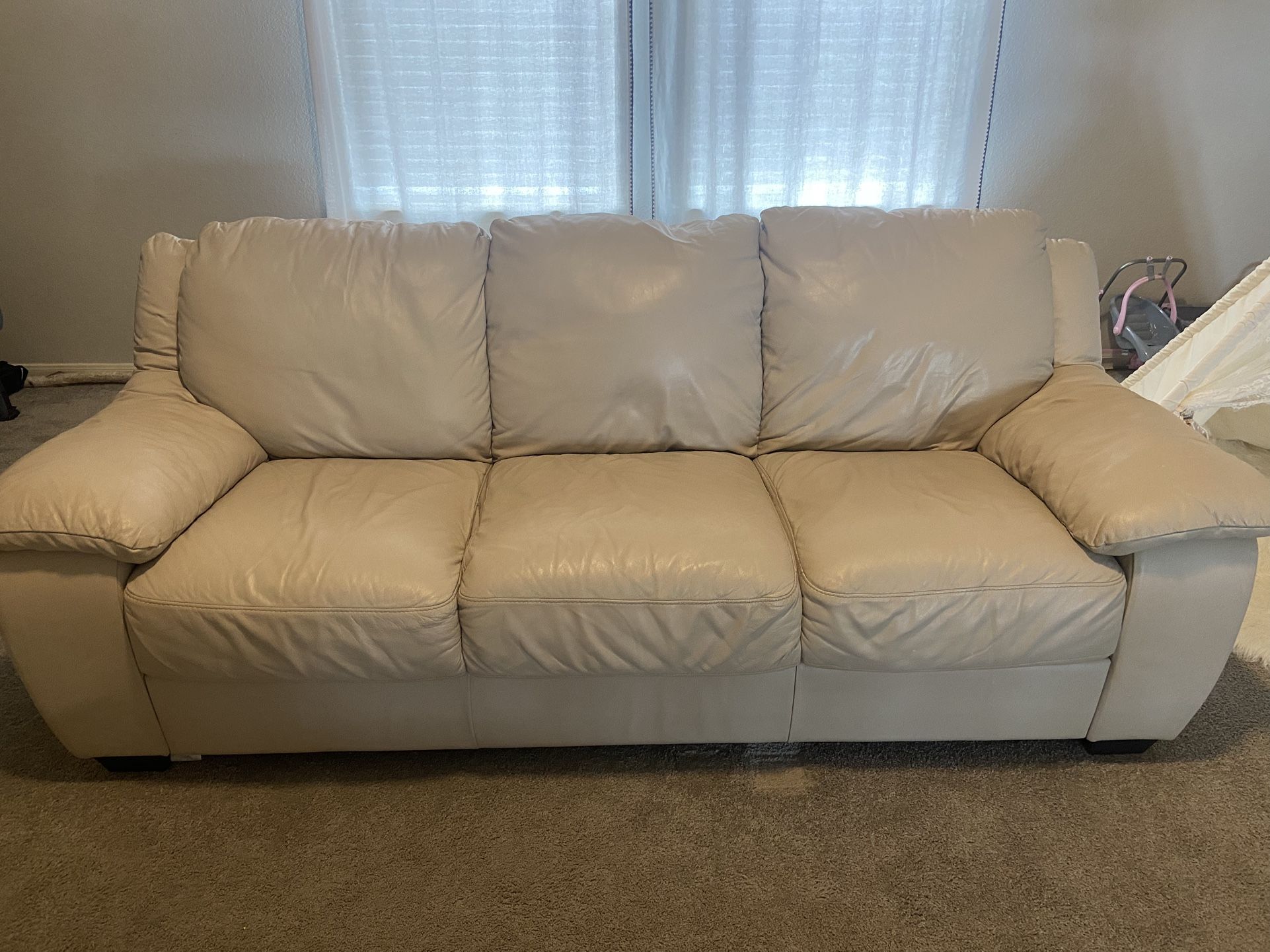 Leather Couch (white)