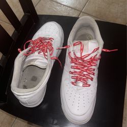 White Supreme Air Force 1’s(used)