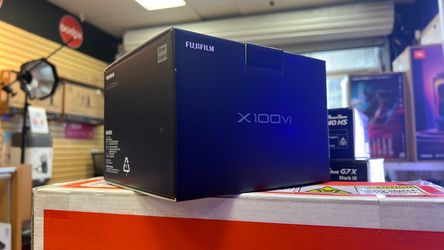 Fujifilm X100VI. Silver