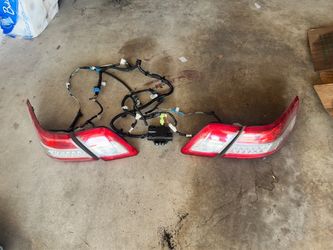2010-11 Toyota Camry SE Taillight assembly + wire harness