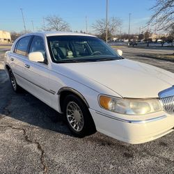 2000 Lincoln Town Car