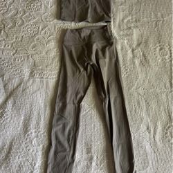 Women’s Workout Top & Pants 