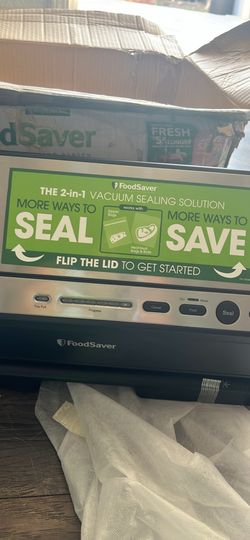 FoodSaver Express Vacuum Sealer Machine and Vacuum Sealing Bag Maker with Sealing Bags and Roll and Vacuum Sealer for Airtight Food Storage and Sous V