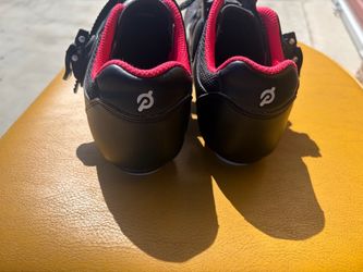 Peloton Cycling Shoes Size 39 (US Women's 8 / Men's 6.5) - Black/Red with Cleats