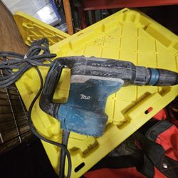 MAKITA HR5212C ROTARY HAMMER AVT  Bt2.3 HEAVY DUTY TOOL, No Offers No Trades Prices Firm