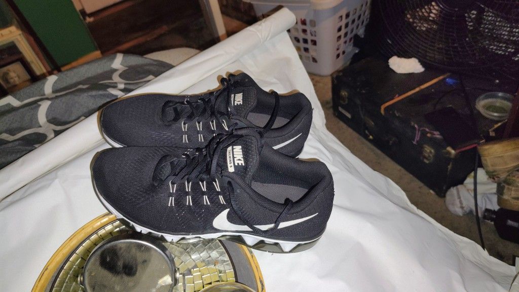 Nike Air Max TrailWind 8. 25$