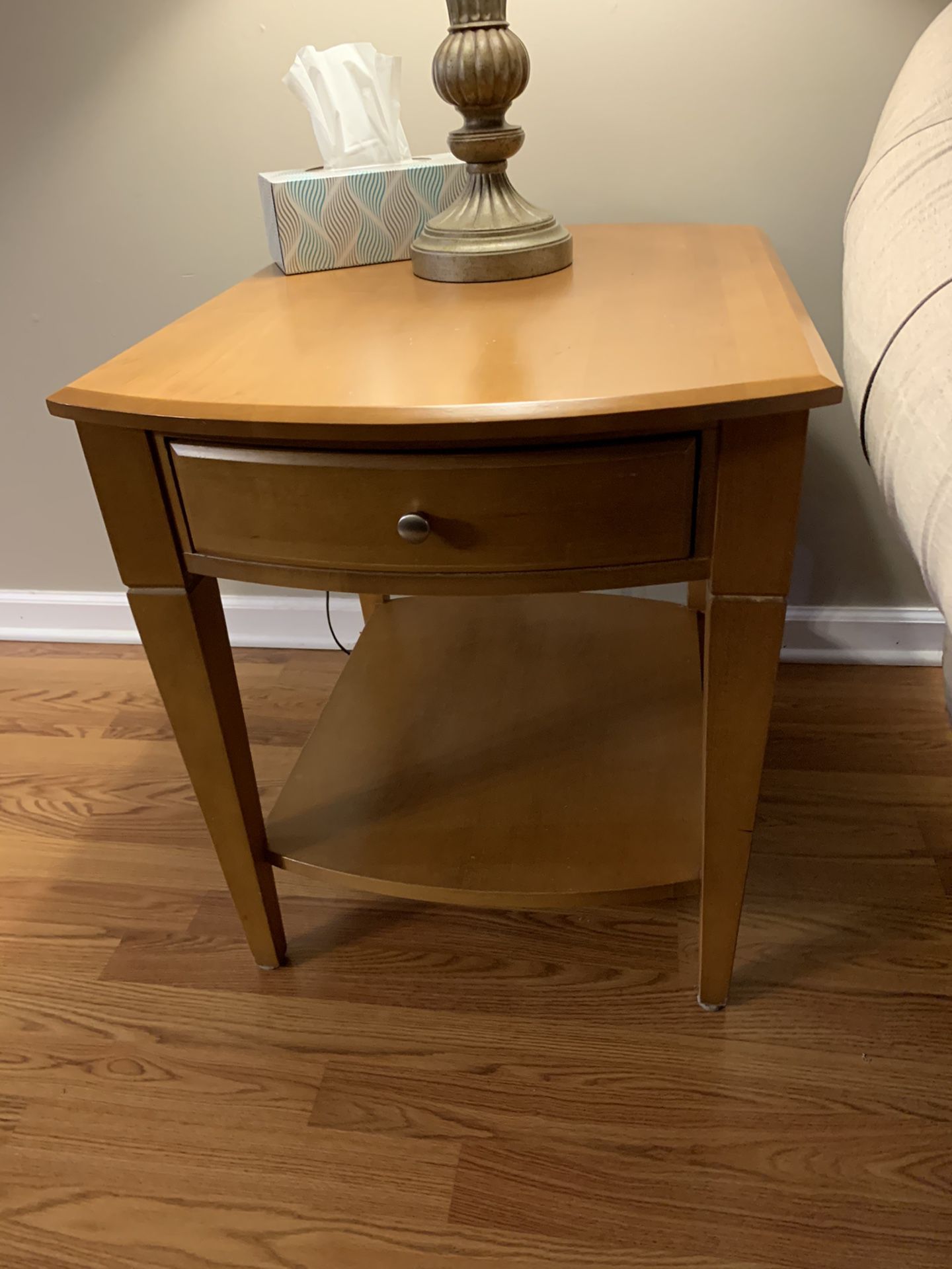 Ethan Allen end tables/coffee table