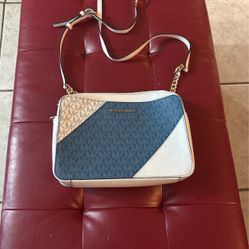 Micheal Kors Crossbody 