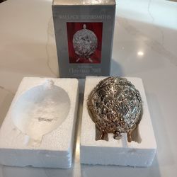 Wallace Silversmiths Silver plated Musical holiday egg 