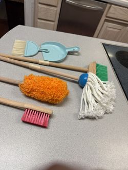 Melissa And Doug Six Piece Pretend Play Housekeeping Tools Toy 20 “