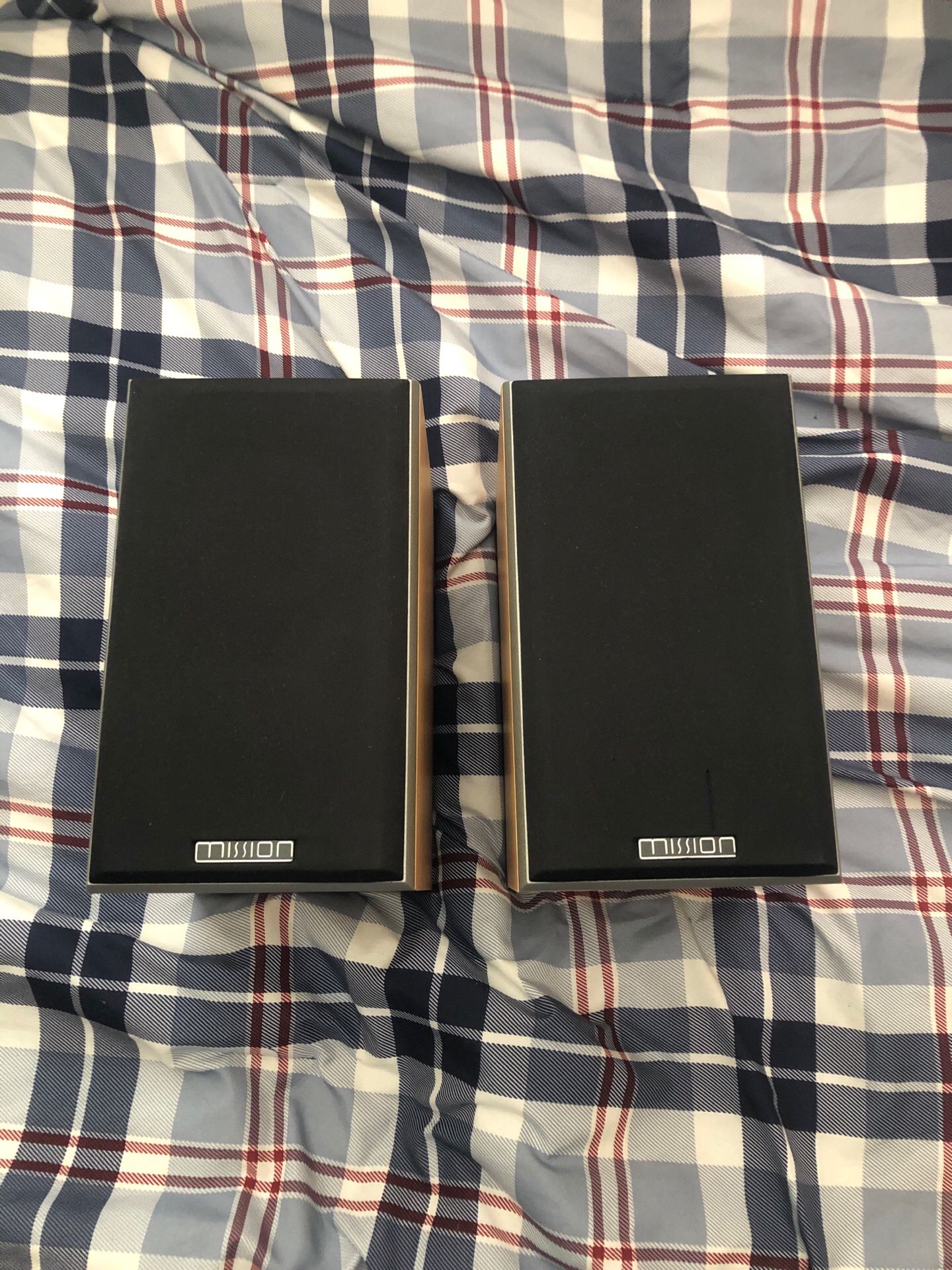 Pair of Mission 2 Way Reflex Bookshelf Amplifiers/Speakers