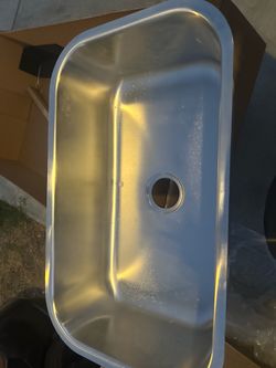 Stainless steel kitchen sink