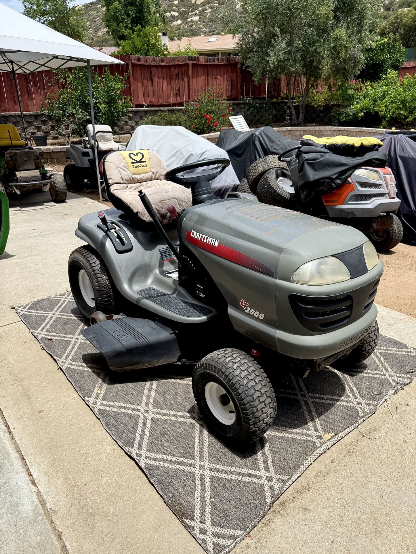 CRAFTSMAN LT2000 RIDING LAWN MOWER