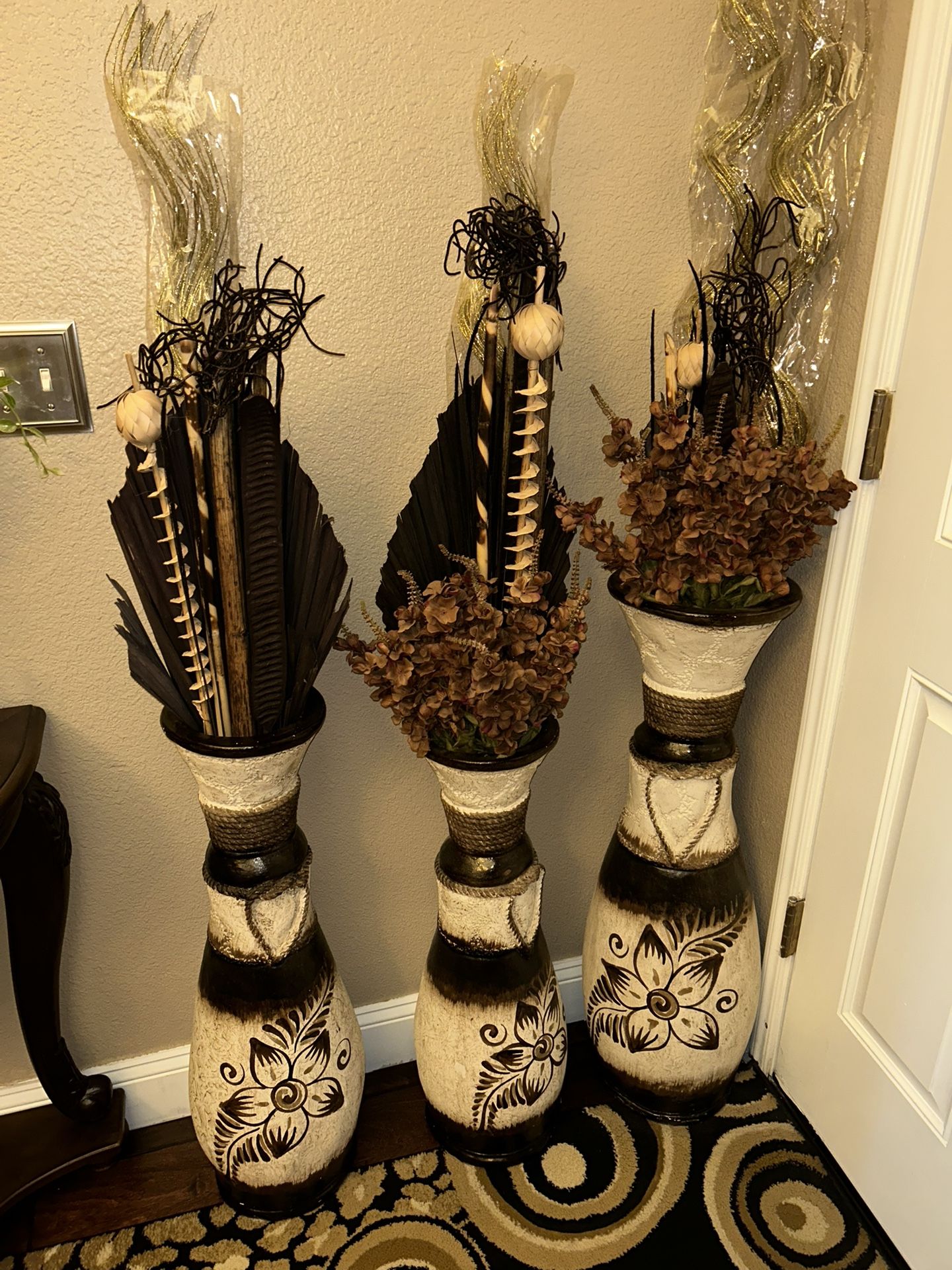 Set Of 3 Flowers And Vases