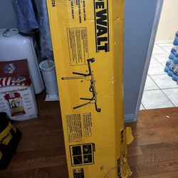Stand Dewalt 
