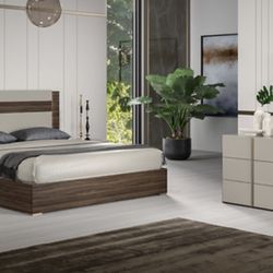 Italian Queen Bedroom Set 