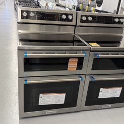 New Kitchen Aid Double Oven Stove Range