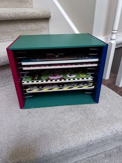 Puzzle Holder With 4 Puzzles