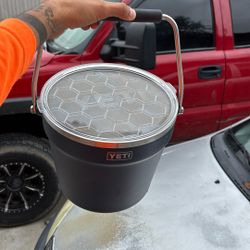Yeti Bucket