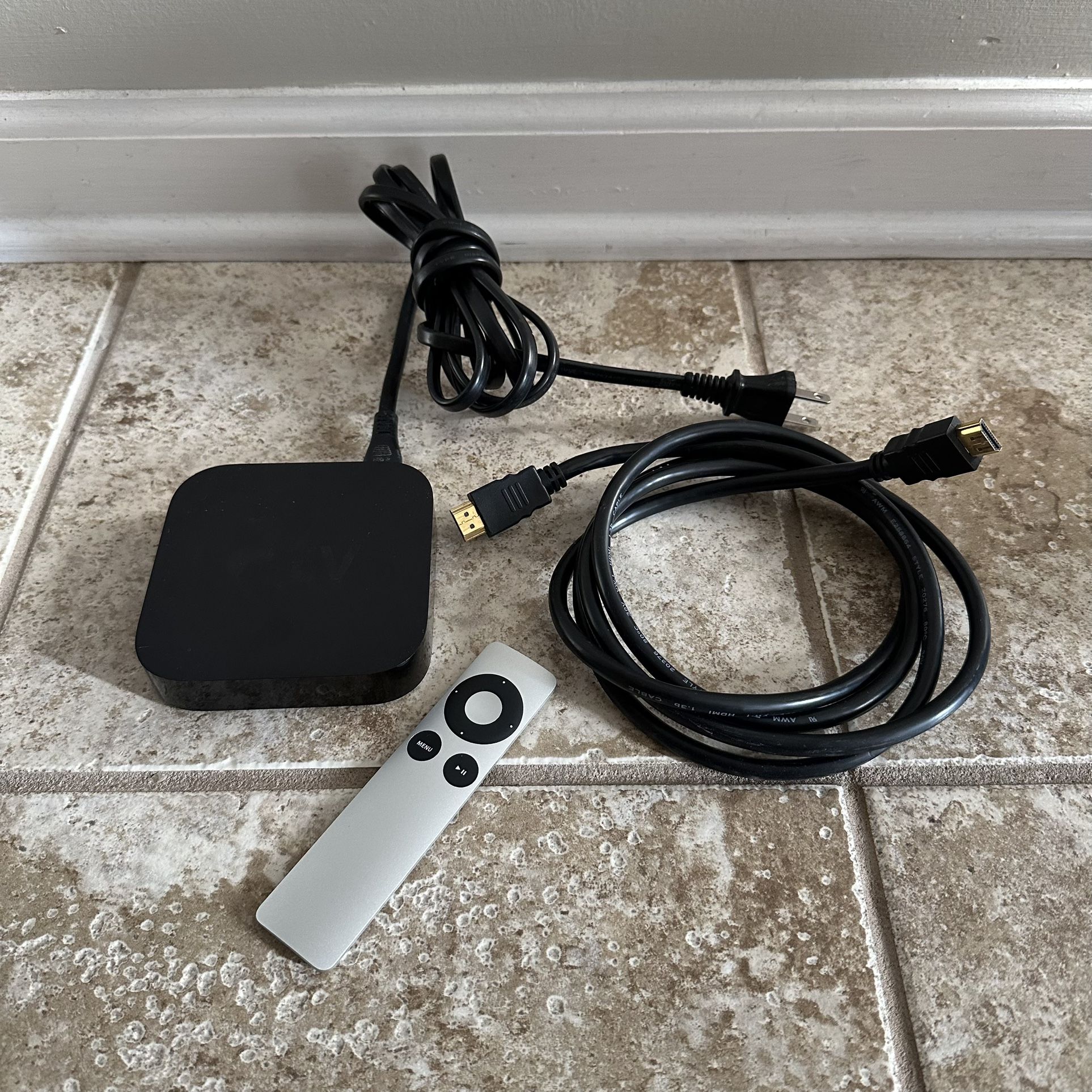 Apple TV 3rd Generation w/ Remote & HDMI Cable