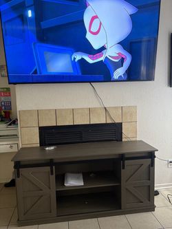 Entertainment center