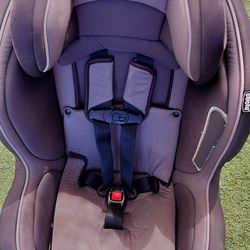 Car seat Convertible For Baby Or Toddler's $50  Pick Up Only Bonanza and Lamb 