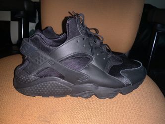 Nike Air Huarache Triple Black- Size 11