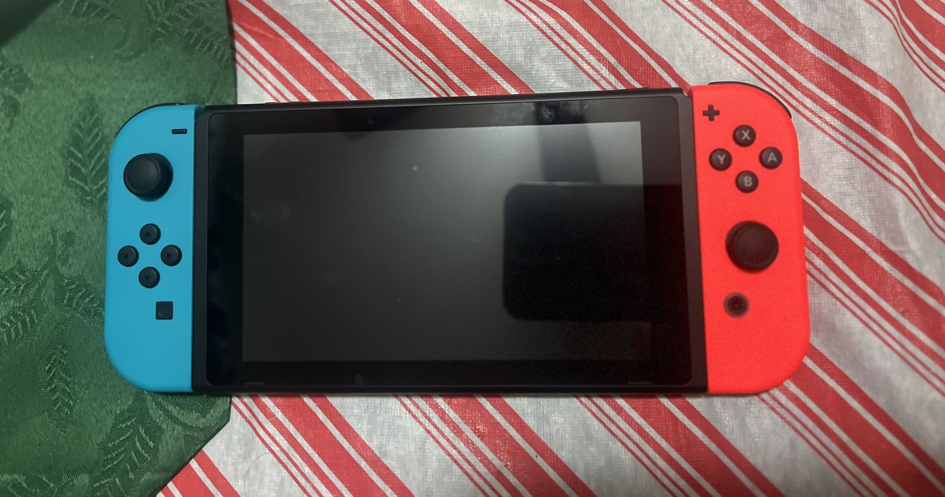 Nintendo Switch V2 Model ( Not Switch 2 ) Like New !