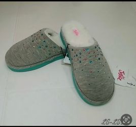 Girls grey Sparkle Slippers Size 2/3 Cozy Slip On Justice
