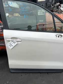Subaru Forester Front Door Passenger Side RH white 2014 - 2016 ; J352