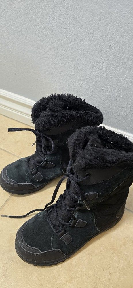 Snow Boots S 6