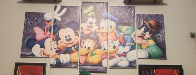 DISNEY Wall Hangings
