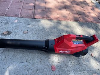 Milwaukee new 3107 cordless blower (no battery