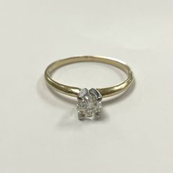 14K Yellow Gold Diamond Ring