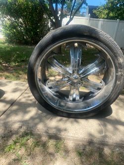 Chrome Multi-Spoke Wheel with Tire