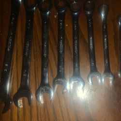 Husky Ratcheting Wrenches 