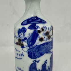 Chinese Antique Daoguang Porcelain Blue And White Snuff Bottle 