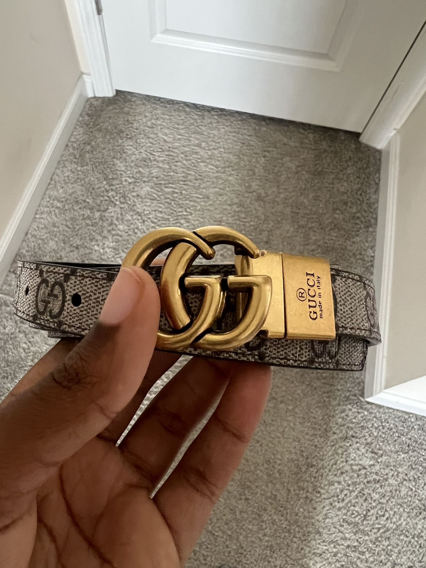 Grey gold gucci belt