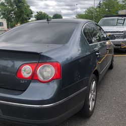 Volkswagen 2009 4 Doors