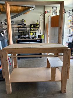 Wood work bench