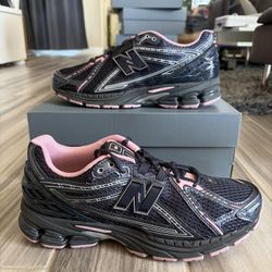 Men's New Balance 1906R Shoes Sneakers - Black Pink - Size 10.5
