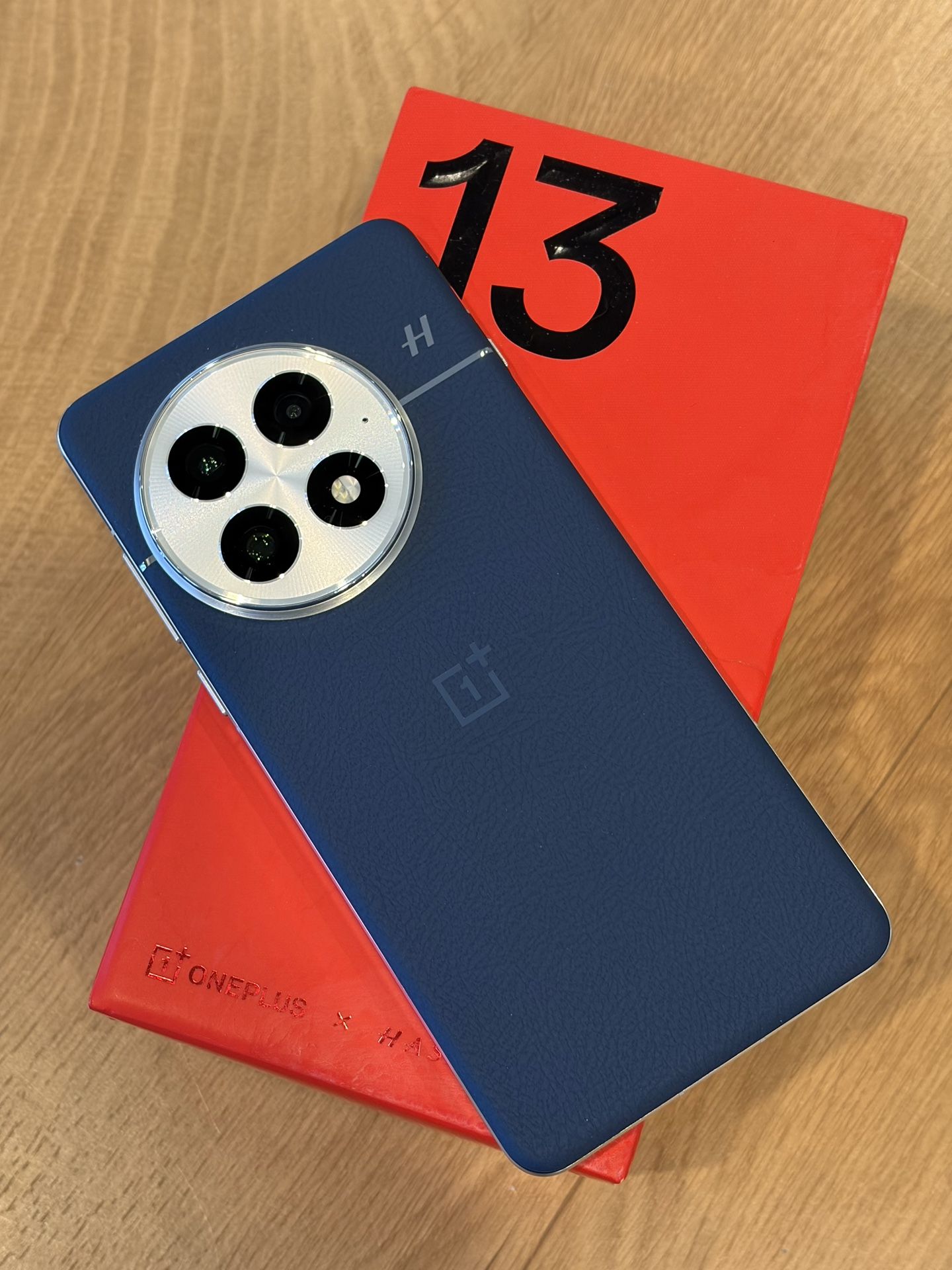 Oneplus 13 512GB With Box, Changer and Case