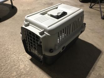 20” Airline Approved Plastic Pet Carrier