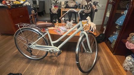 Schwinn Gateway City Bike