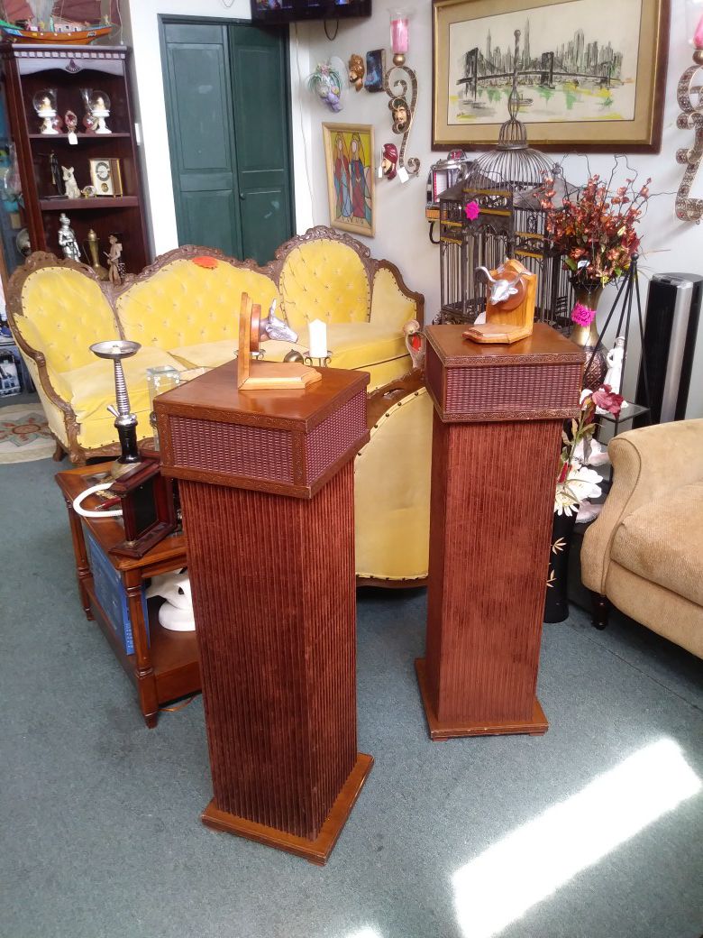 Tall retro floor model twin tower speakers for sale