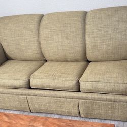 Couch With Pull Out Bed