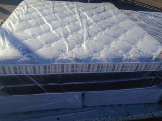 Brand new King size super pillowtop mattress and box spring free delivery depends on location